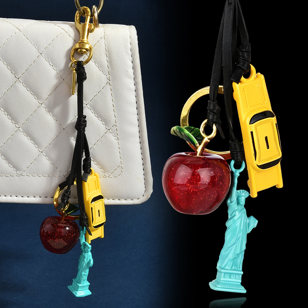 Travel Accessories New York - New York City Themen-Leder-Taschenanhänger: Premium Glitzer-Apple-Taxi-Handtaschenanhänger,